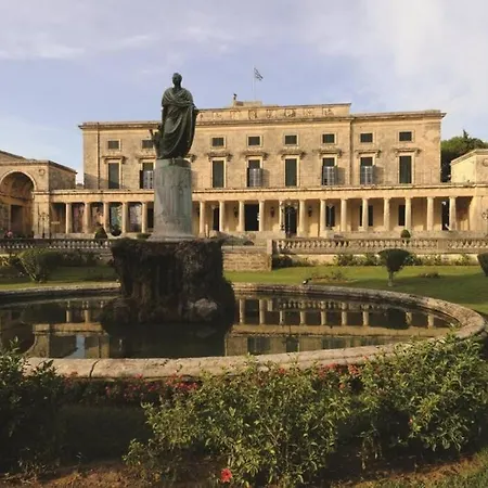 아파트 Corfu Square